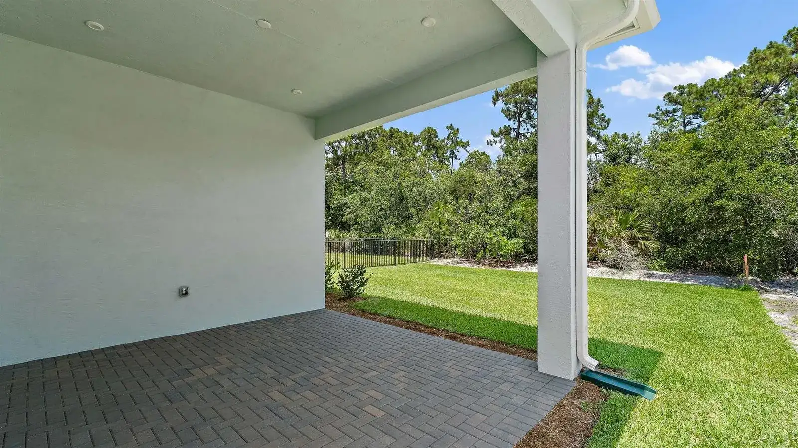 204 SE Via Sangro, Port St. Lucie FL 34952 photo 2