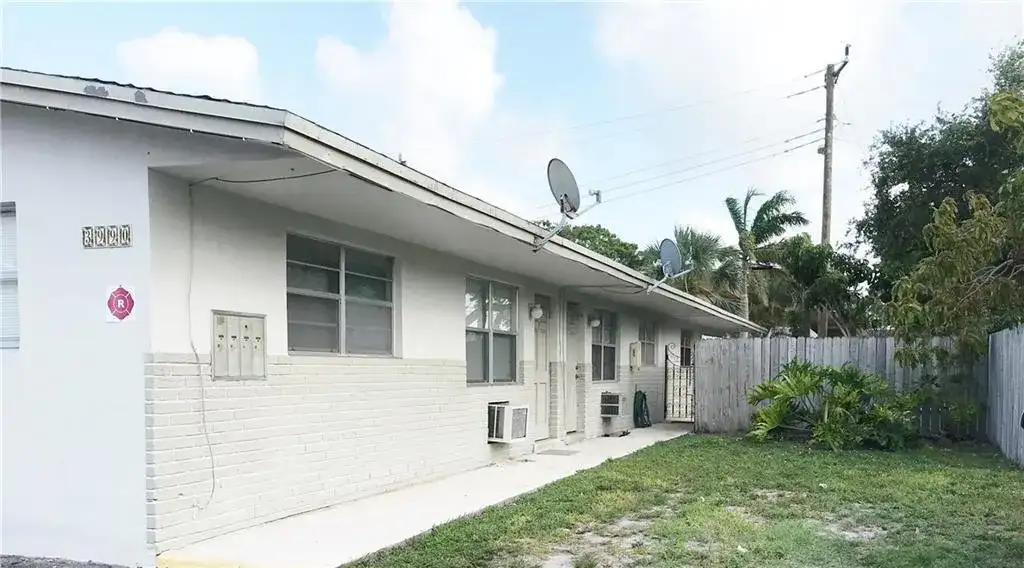 3990 SW 51st Street # 3, Dania Beach FL 33312 photo 3