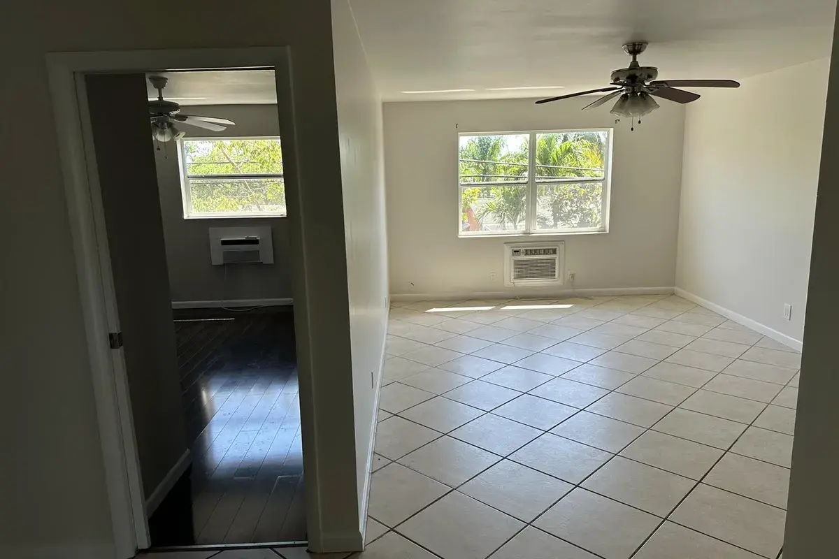 1480 E Sample Road # 207, Pompano Beach FL 33064