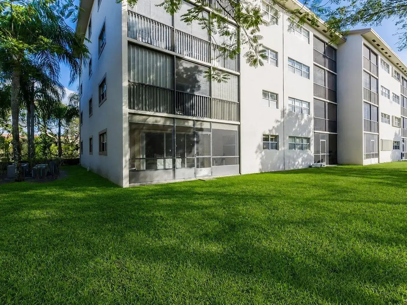 550 SW 137 Avenue # L114, Pembroke Pines FL 33027 photo 3