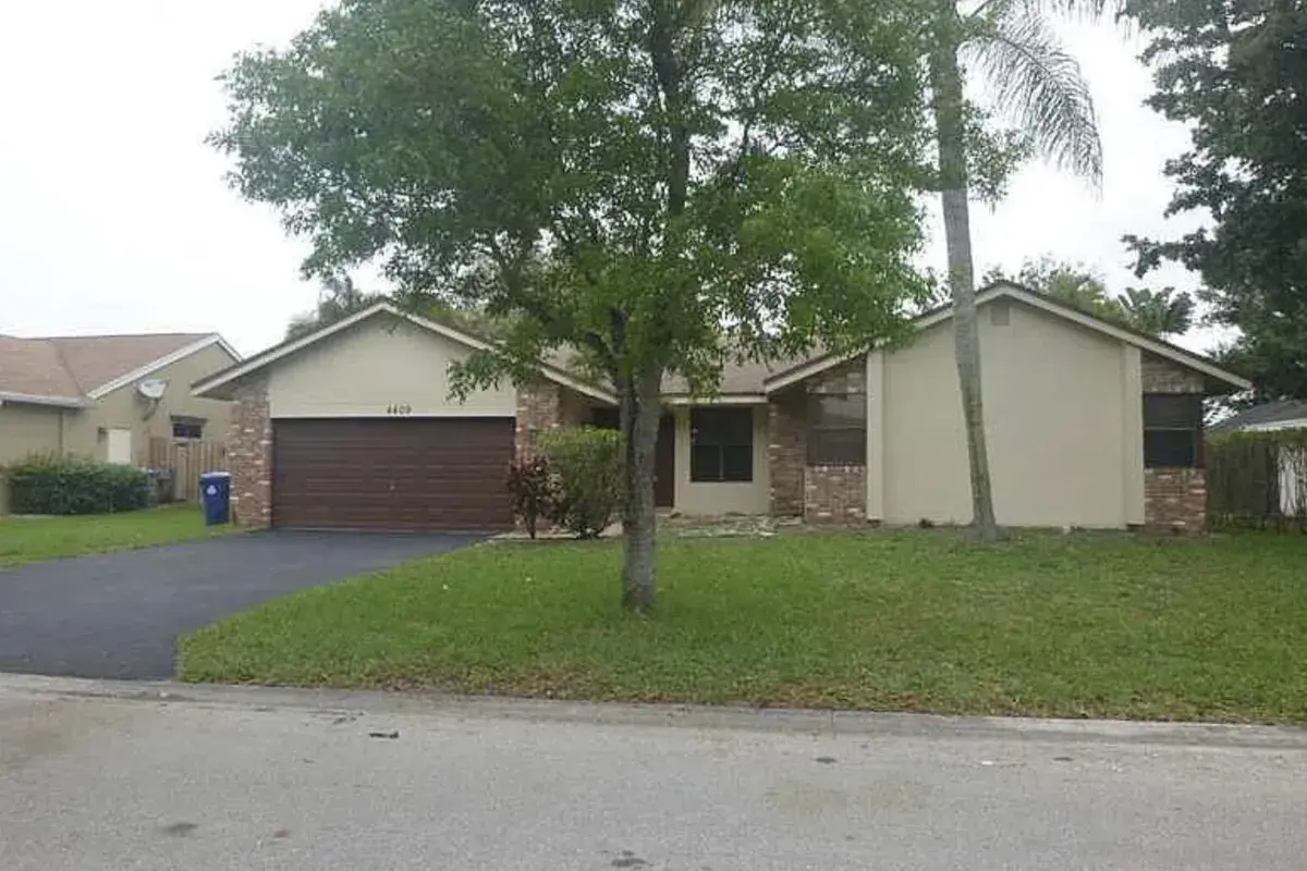 4409 NW 112th Avenue, Coral Springs FL 33065