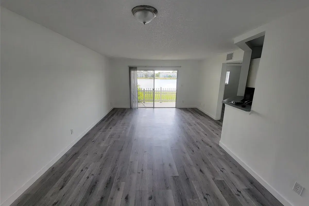 3465 NW 44th Street # 106, Oakland Park FL 33309