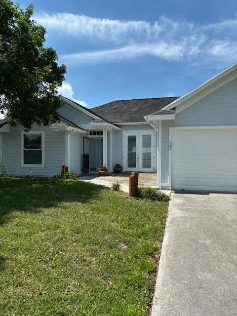 533 NW Avon Avenue, Port St. Lucie FL 34983