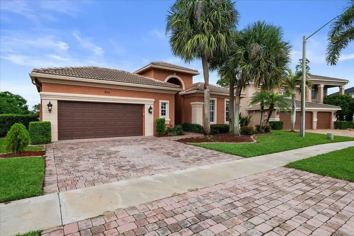 2112 Bellcrest Court, Royal Palm Beach FL 33411 photo 2