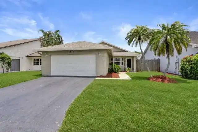 8340 SW 41st Street, Davie FL 33328