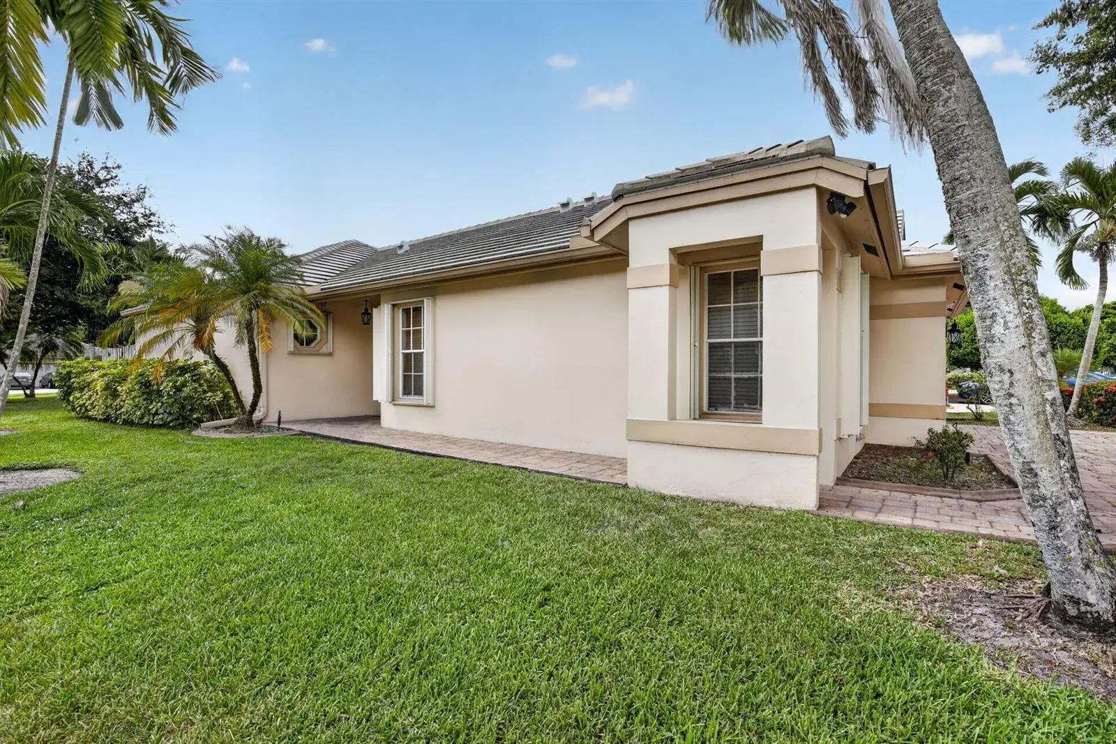 2640 Millwood Court, Davie FL 33328