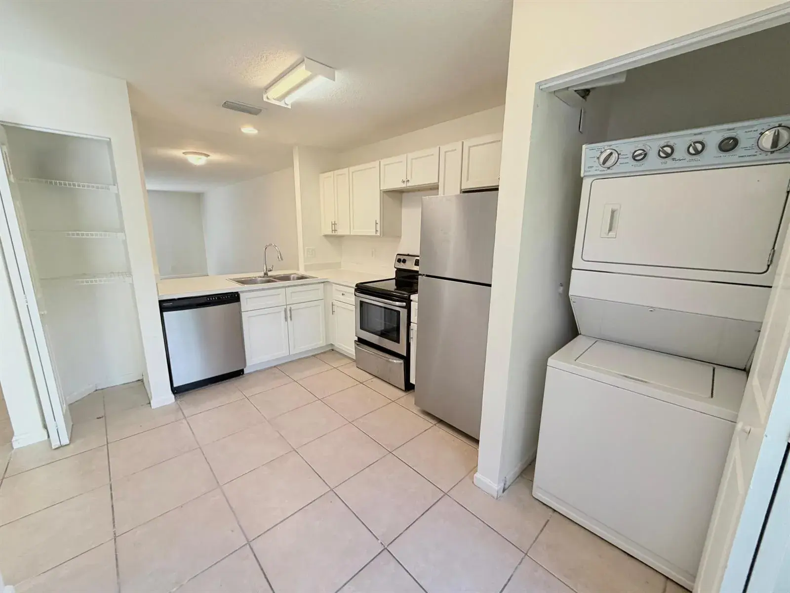 910 Summit Lake Drive, West Palm Beach FL 33406