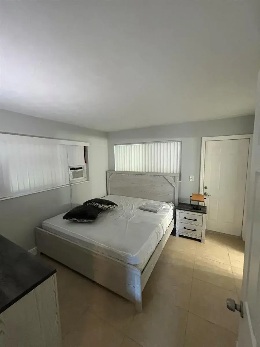 925 NE 17th Avenue # 5, Fort Lauderdale FL 33304