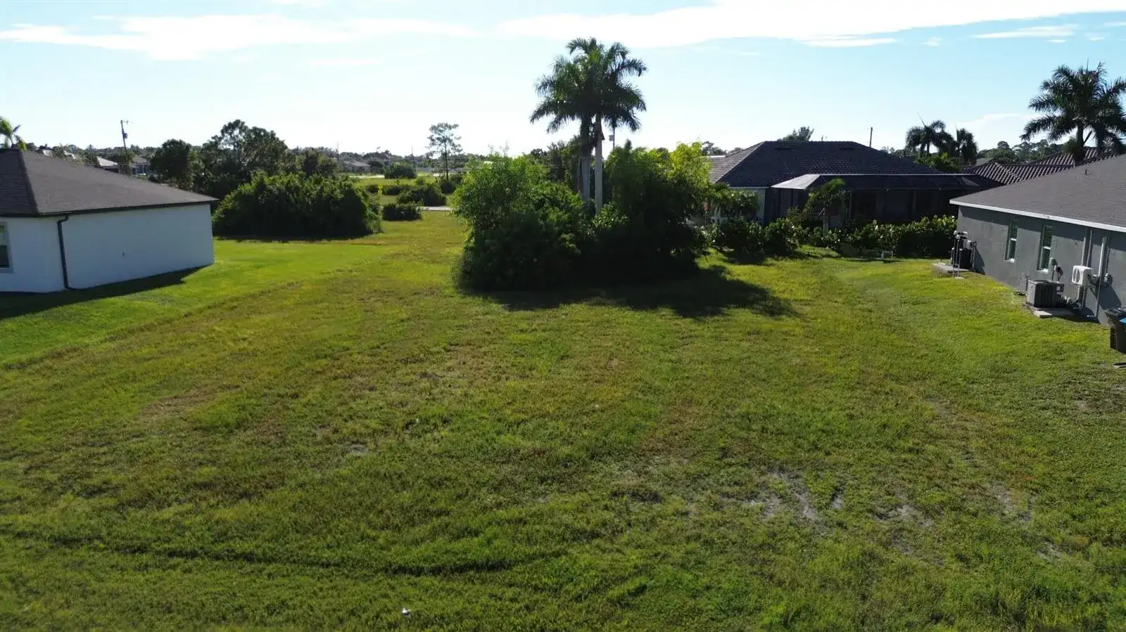 2012 NW 24th Place, Cape Coral FL 33993 photo 2