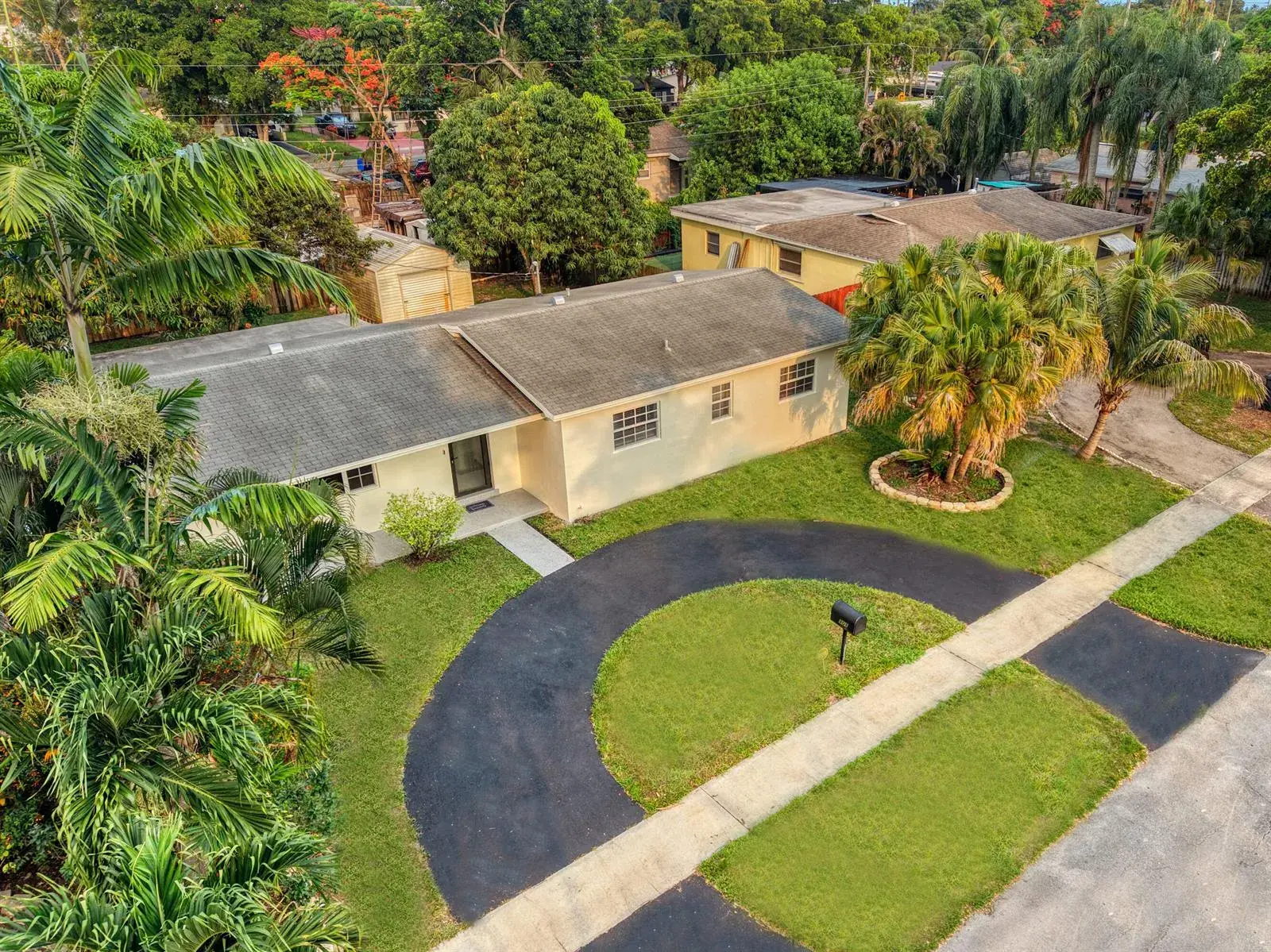 301 N 65th Way, Hollywood FL 33024