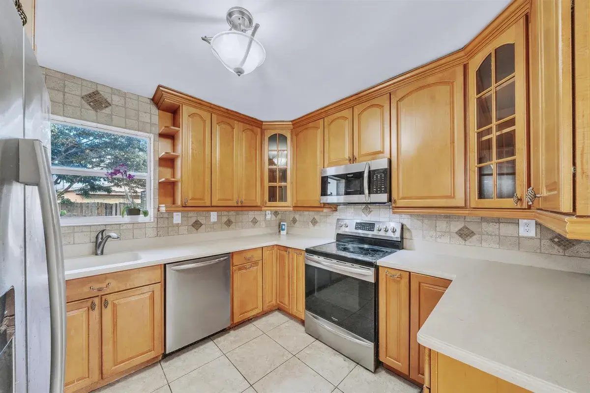 301 N 65th Way, Hollywood FL 33024