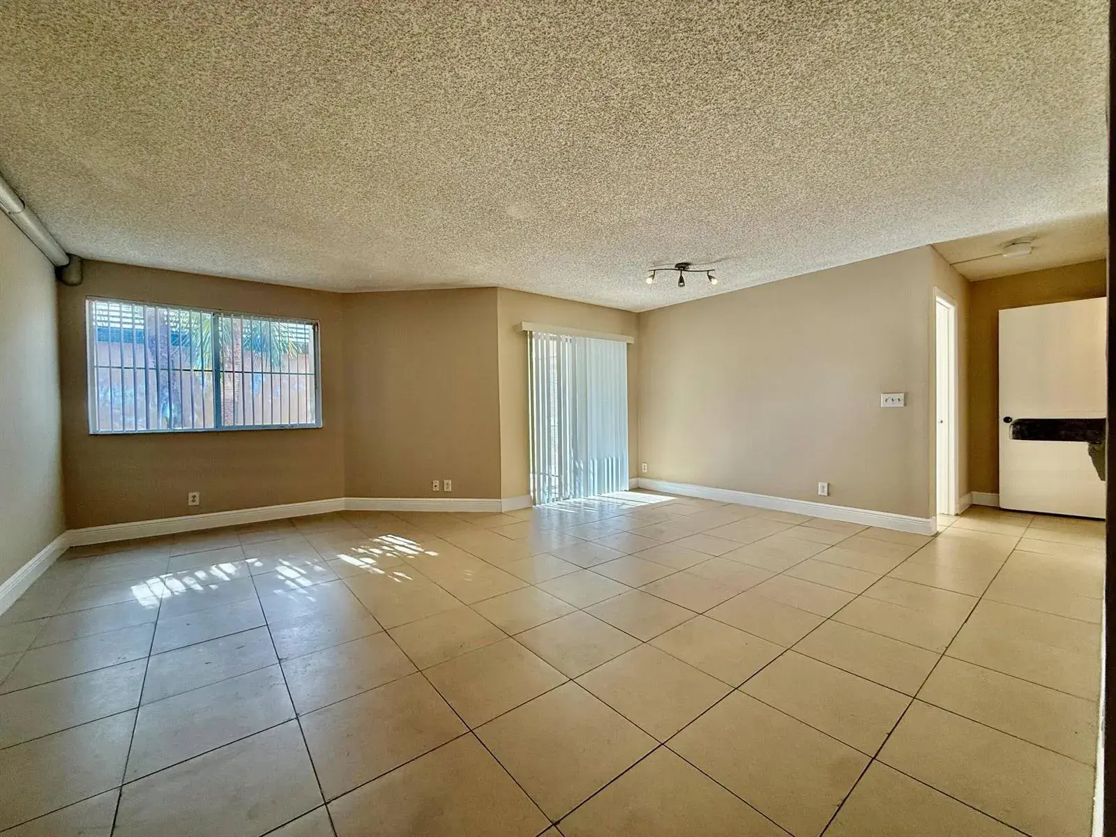 9901 Westview Drive # 324, Coral Springs FL 33076