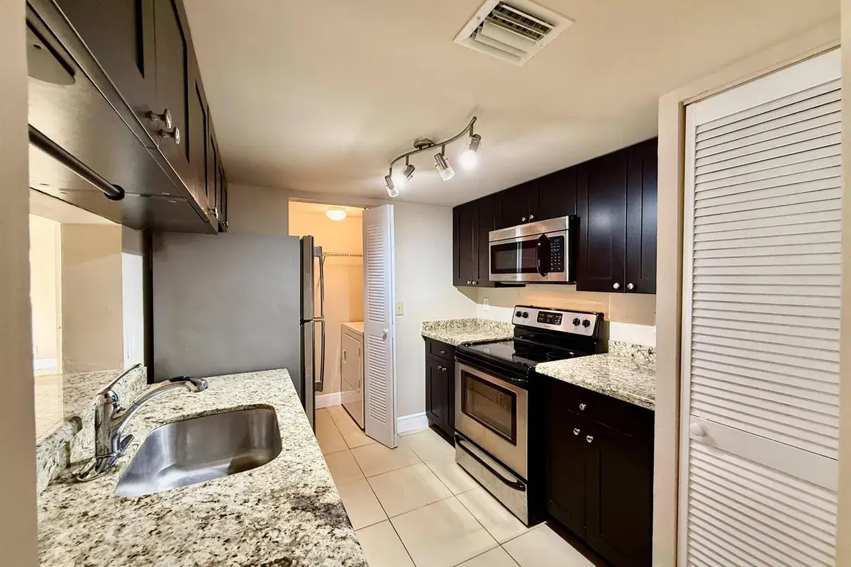 9901 Westview Drive # 324, Coral Springs FL 33076