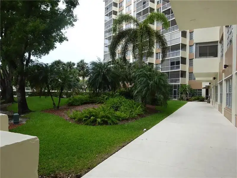 10777 W Sample Road # 1104, Coral Springs FL 33065 photo 4