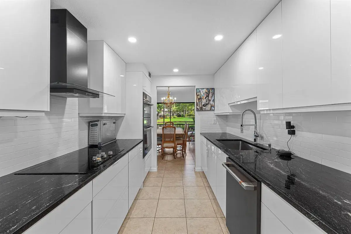 6864 Willow Wood Drive # 405, Boca Raton FL 33434