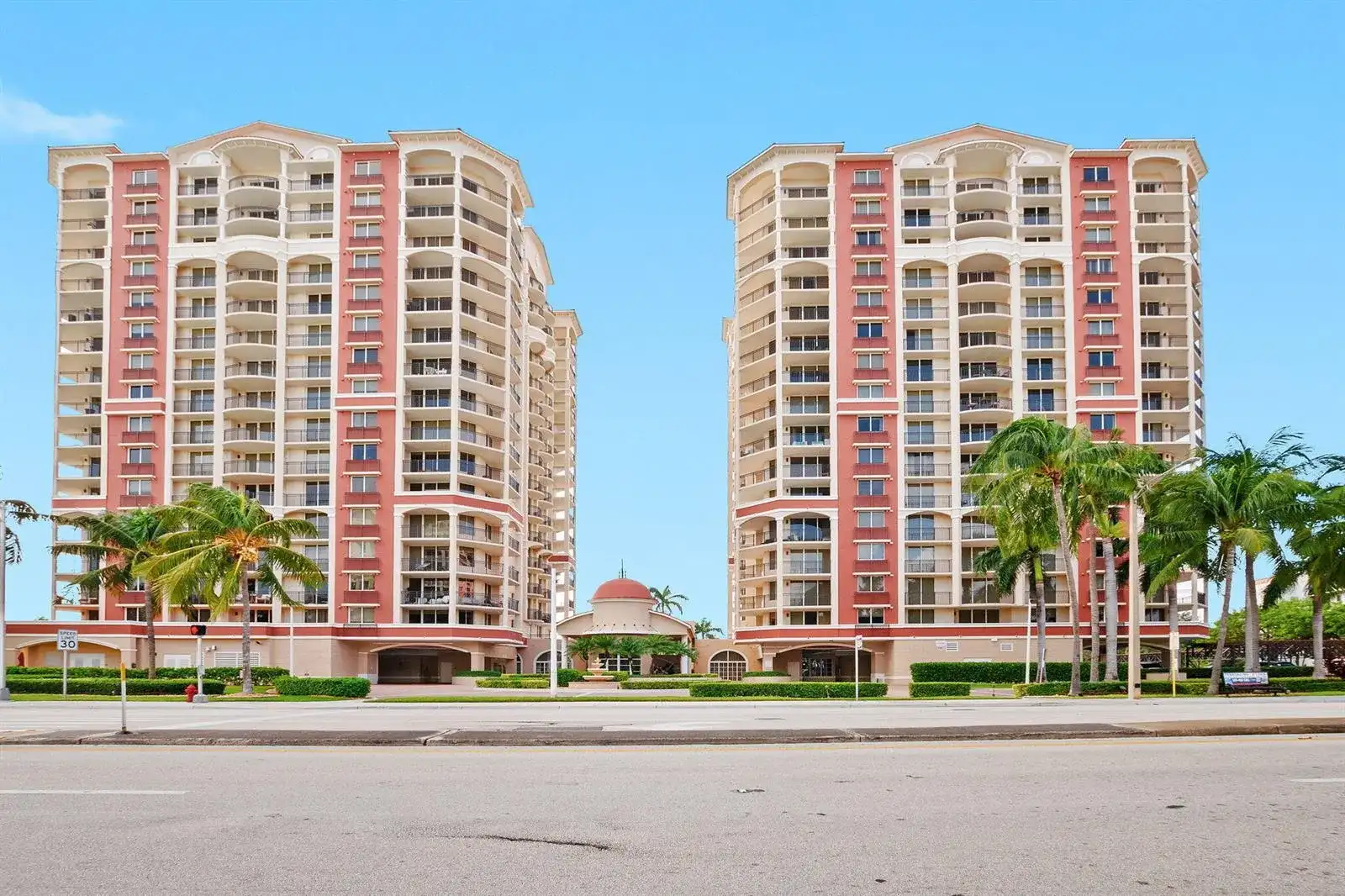 2001 N Ocean Boulevard # 202, Fort Lauderdale FL 33305