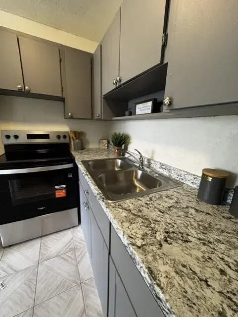 116 N F Street # 7, FL 33460