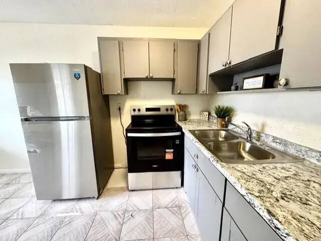 116 N F Street # 7, FL 33460