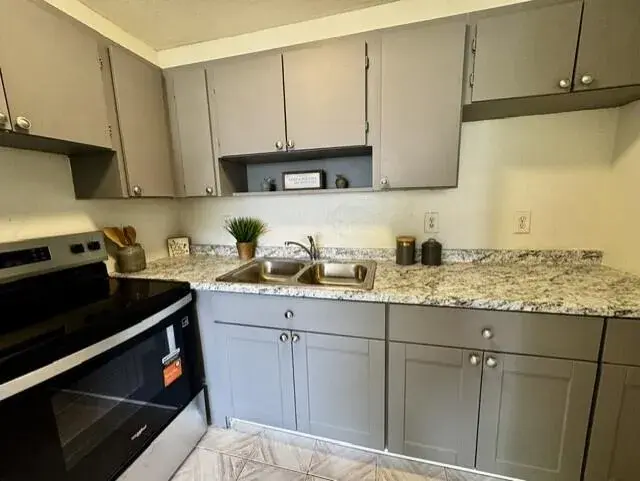 116 N F Street # 7, FL 33460