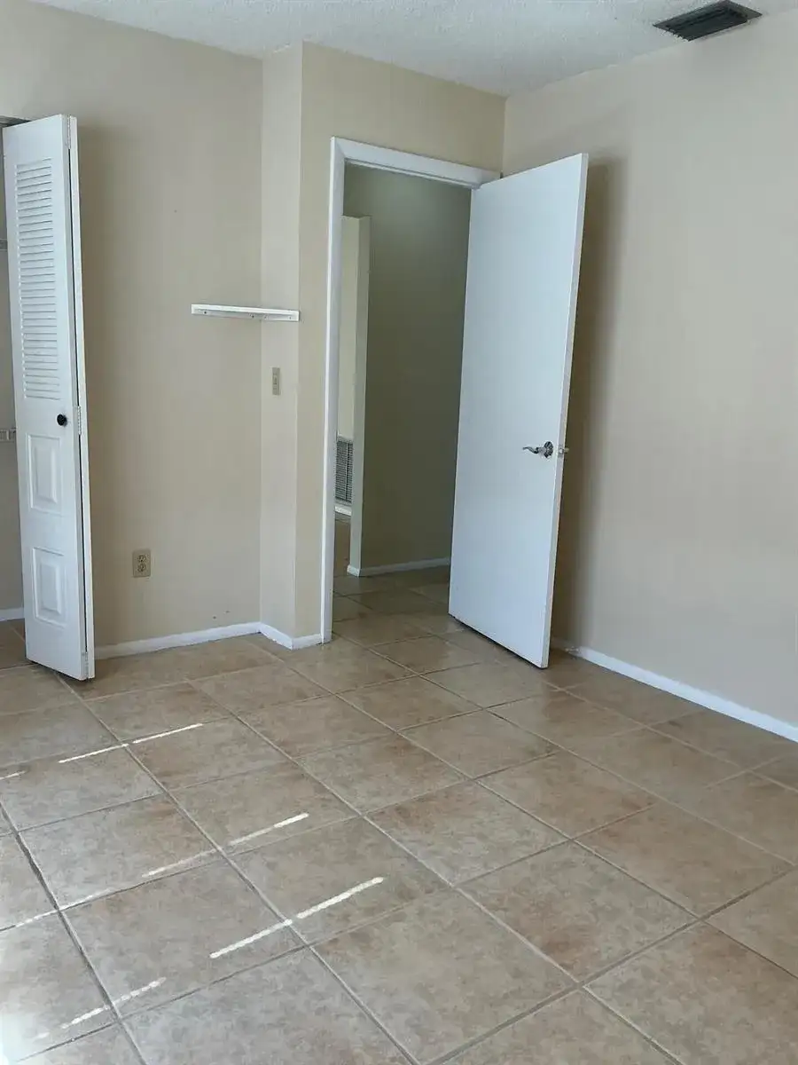 1537 SE Arenson Lane, Port St. Lucie FL 34952 photo 5