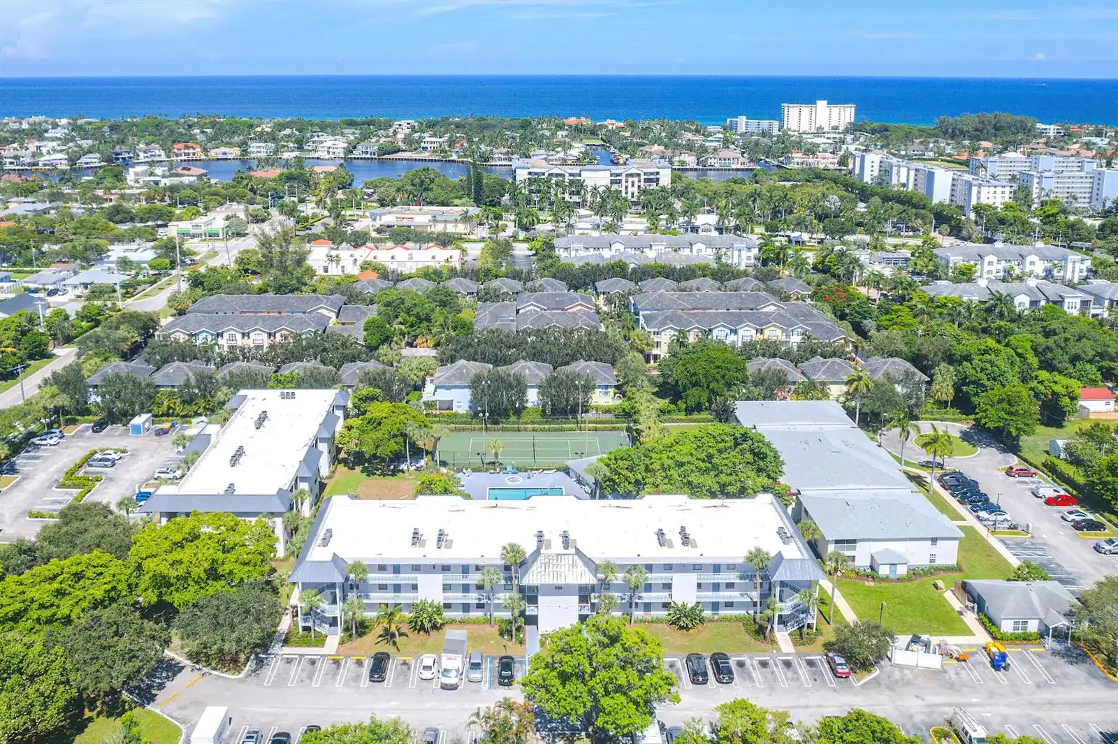 240 SE 10th Street, Delray Beach FL 33483