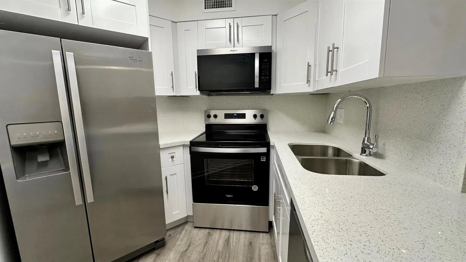 215 Lake Pointe Drive # 101, Oakland Park FL 33309