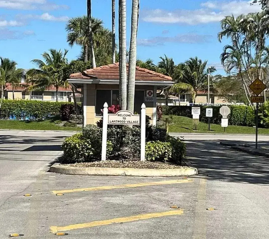 9905 Twin Lakes Drive # g, Coral Springs FL 33071