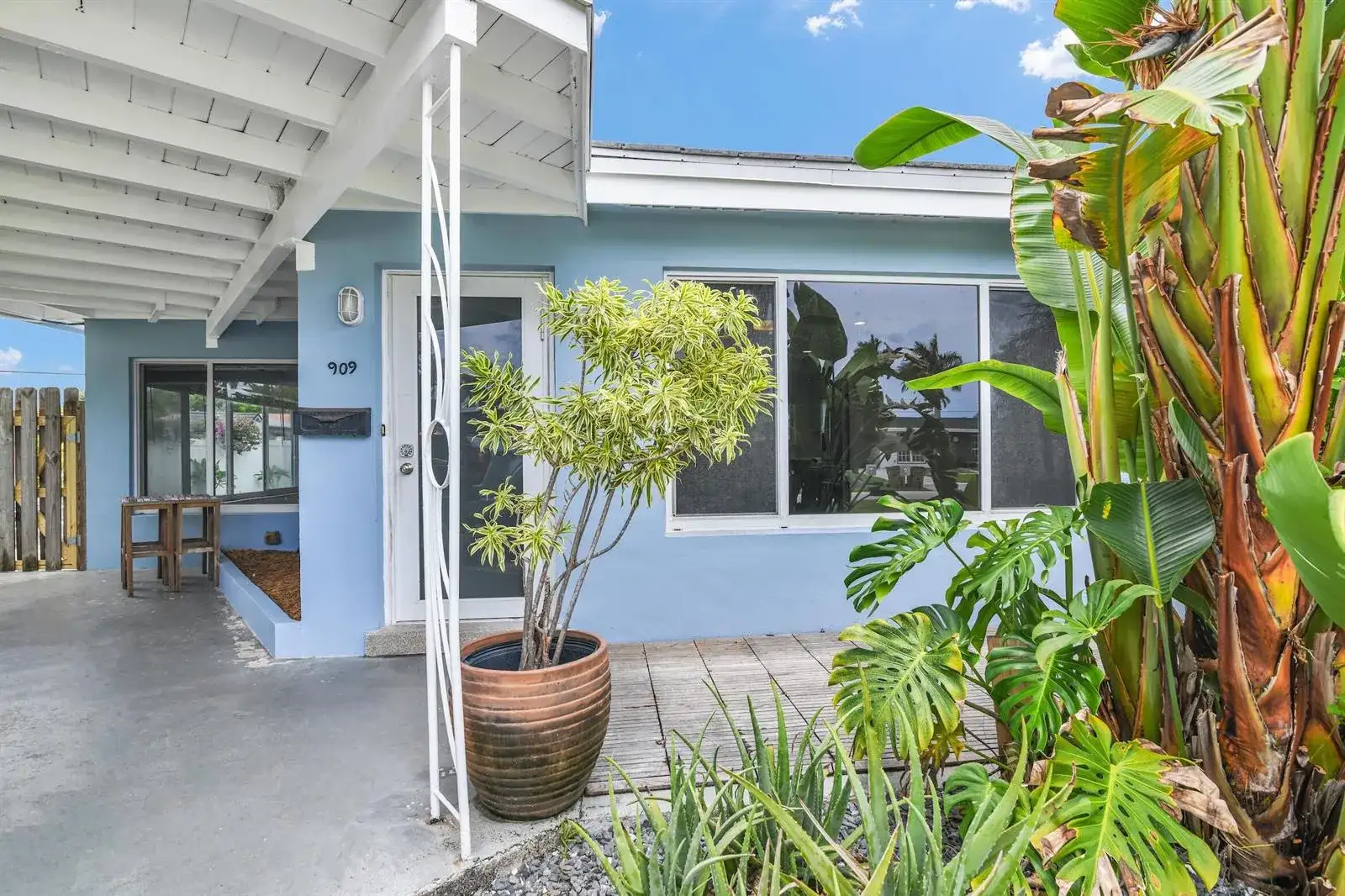 909 SE 16 Place, Deerfield Beach FL 33441 photo 4