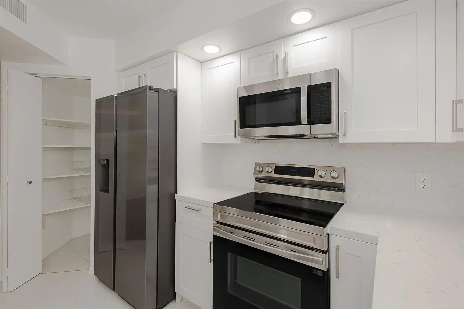 13800 SW 14th Street # 211c, Pembroke Pines FL 33027