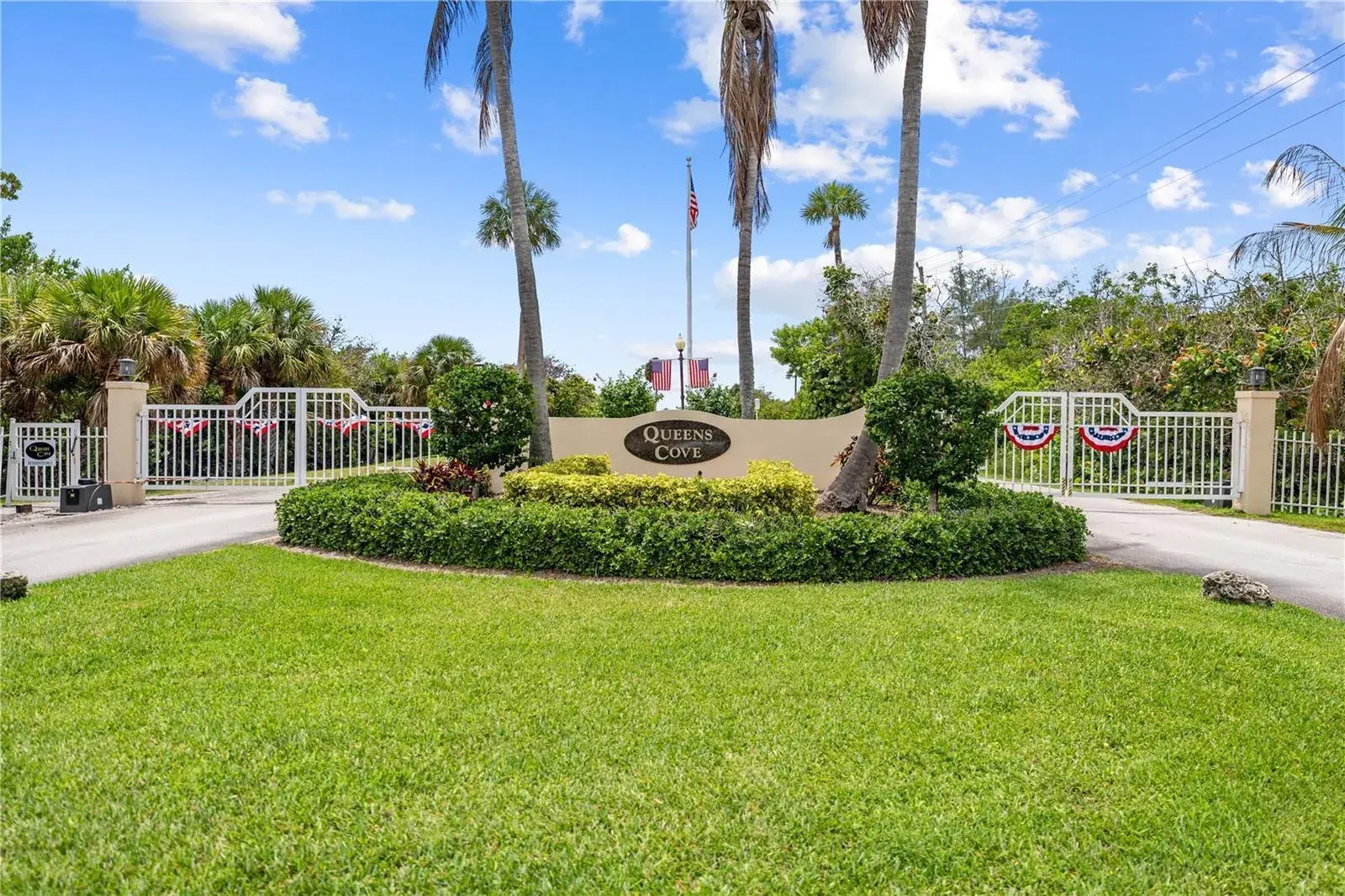 123 Queen Ann Court, Hutchinson Island FL 34949