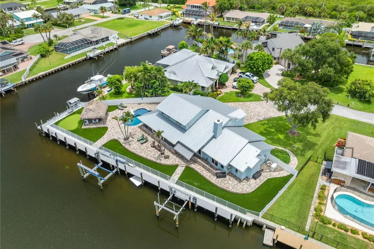 123 Queen Ann Court, Hutchinson Island FL 34949