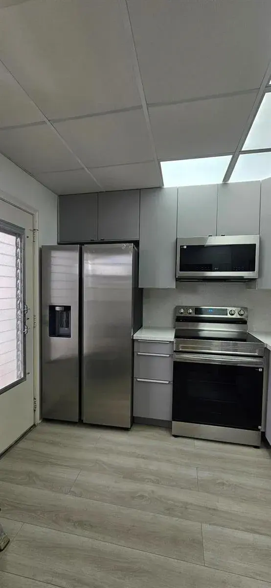 421 NE 14th Avenue # 302, Hallandale Beach FL 33009