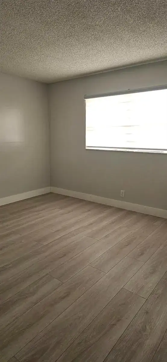 421 NE 14th Avenue # 302, Hallandale Beach FL 33009 photo 4