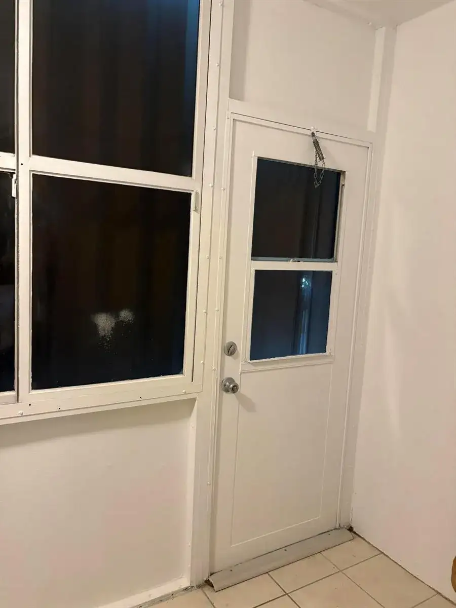 200 Berkshire J, West Palm Beach FL 33417 photo 3