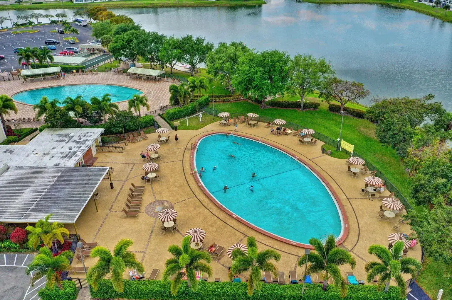 200 Berkshire J, West Palm Beach FL 33417 photo 5