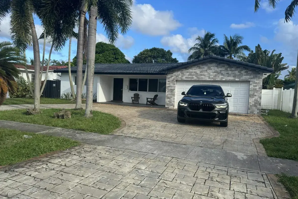 5424 Garfield Street, Hollywood FL 33021