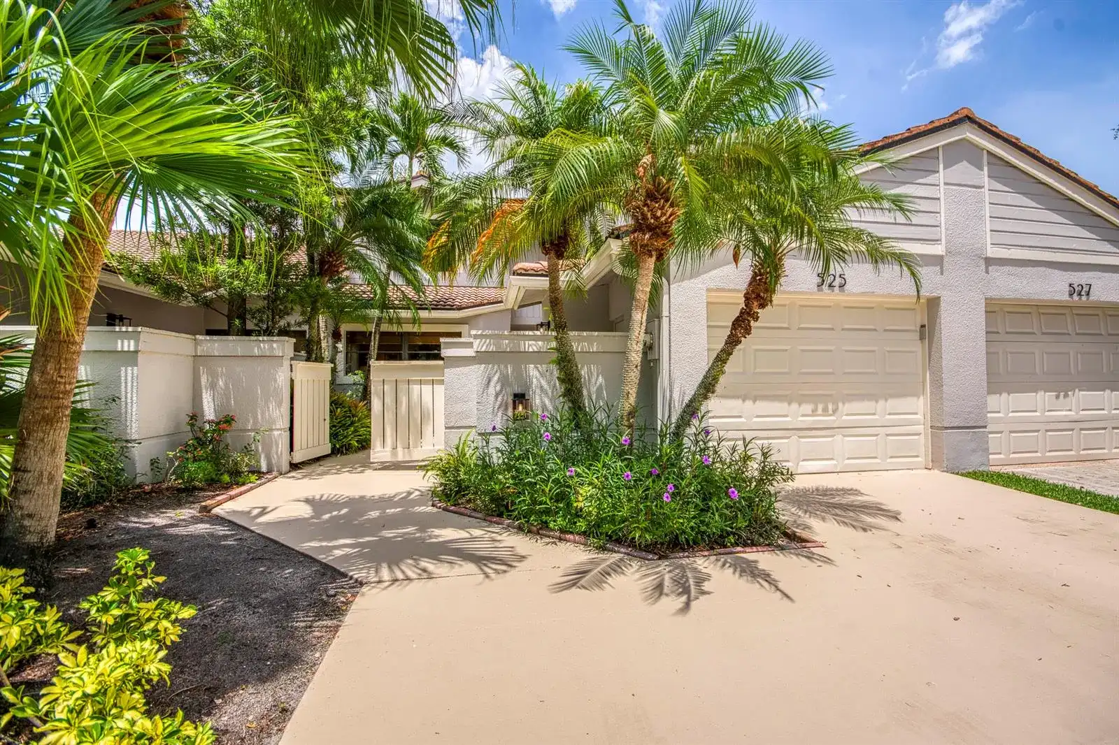 525 Prestwick Circle, Palm Beach Gardens FL 33418