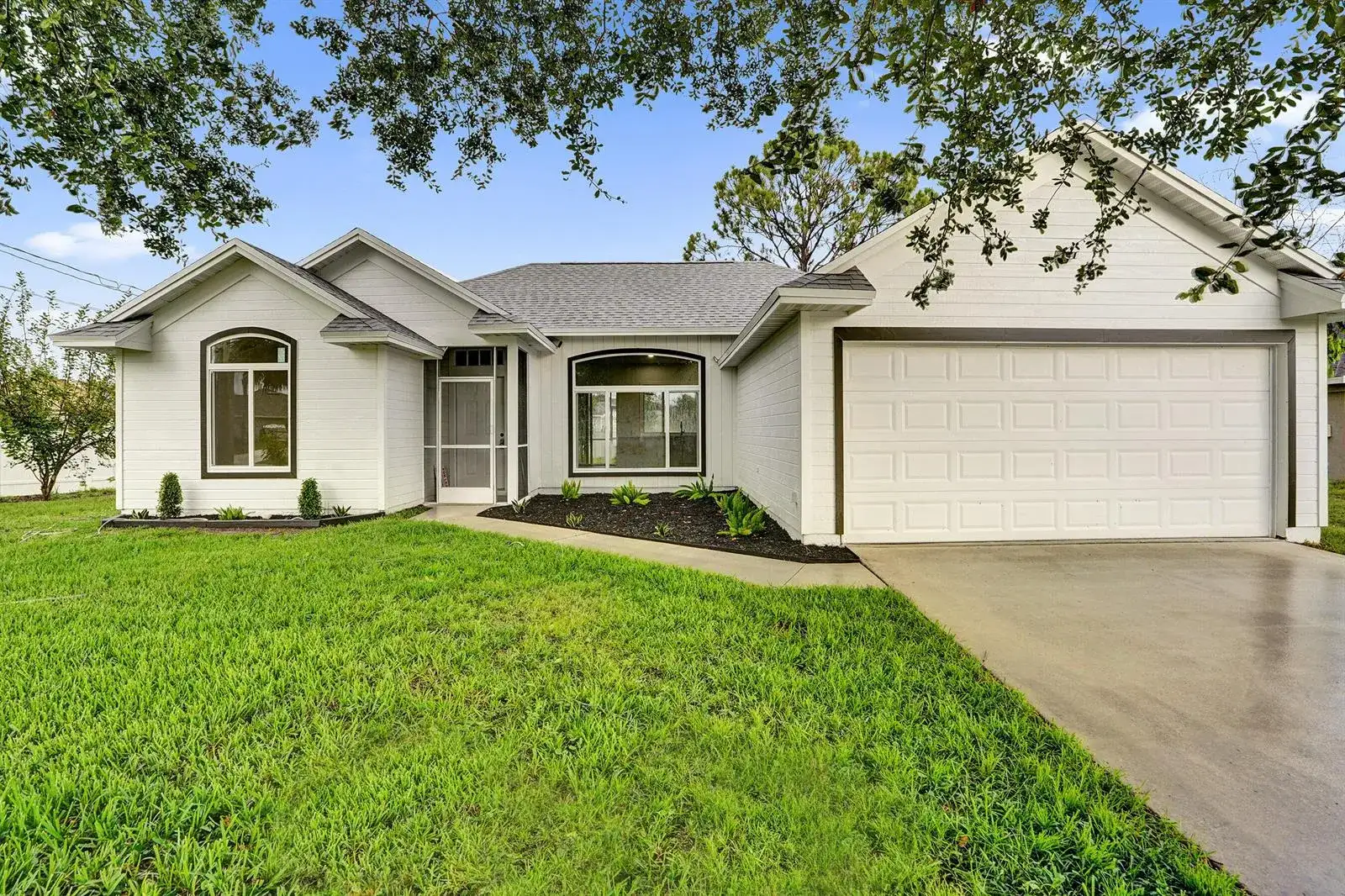 1237 SW Edinburgh Drive, Port St. Lucie FL 34953 photo 2