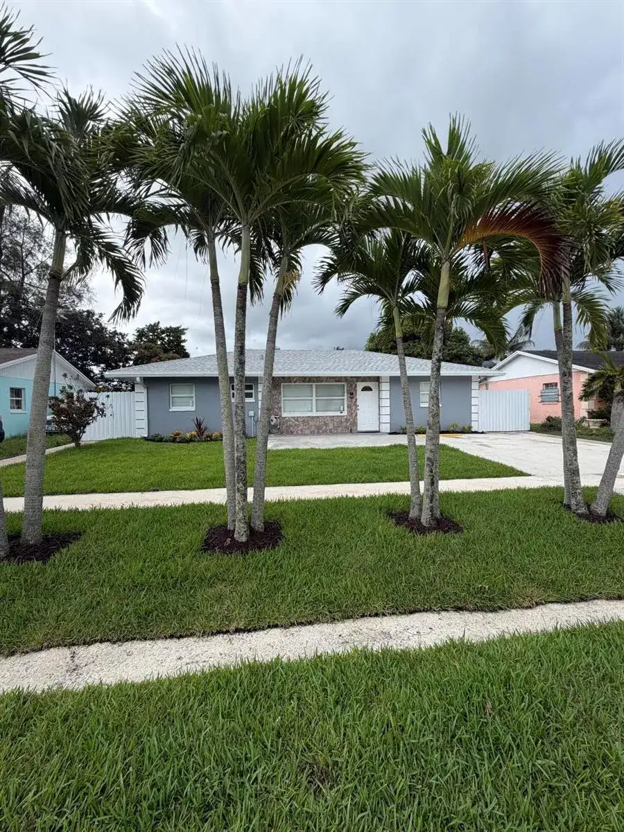 5612 S 36th Street, FL 33463 photo 2