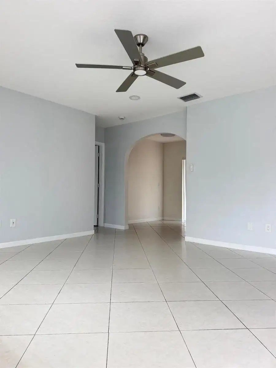 5612 S 36th Street, FL 33463 photo 4
