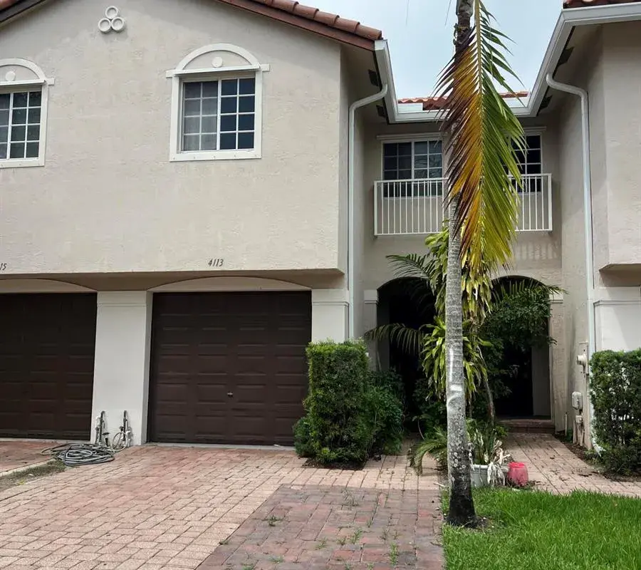4113 Napoli Lake Drive, Riviera Beach FL 33410