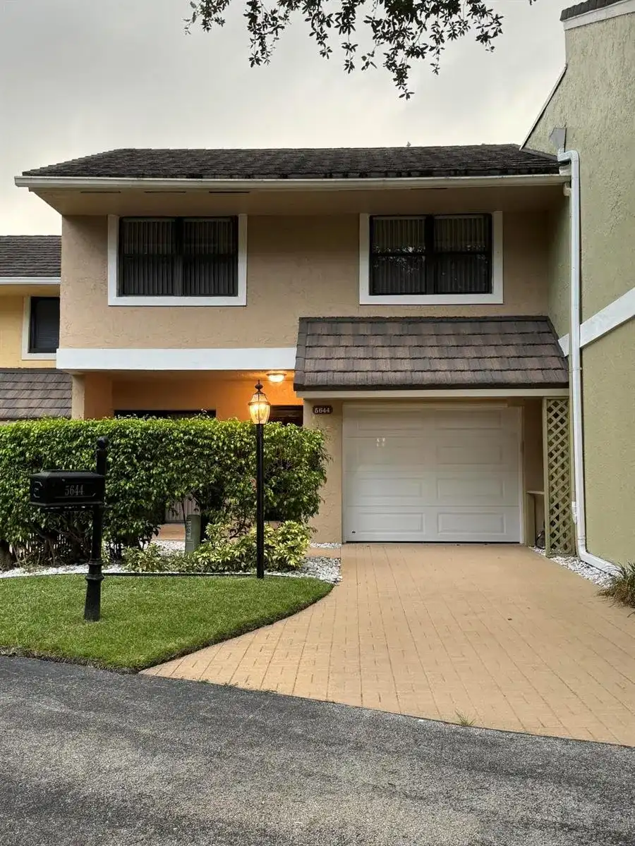 5644 Santiago Circle, Boca Raton FL 33433