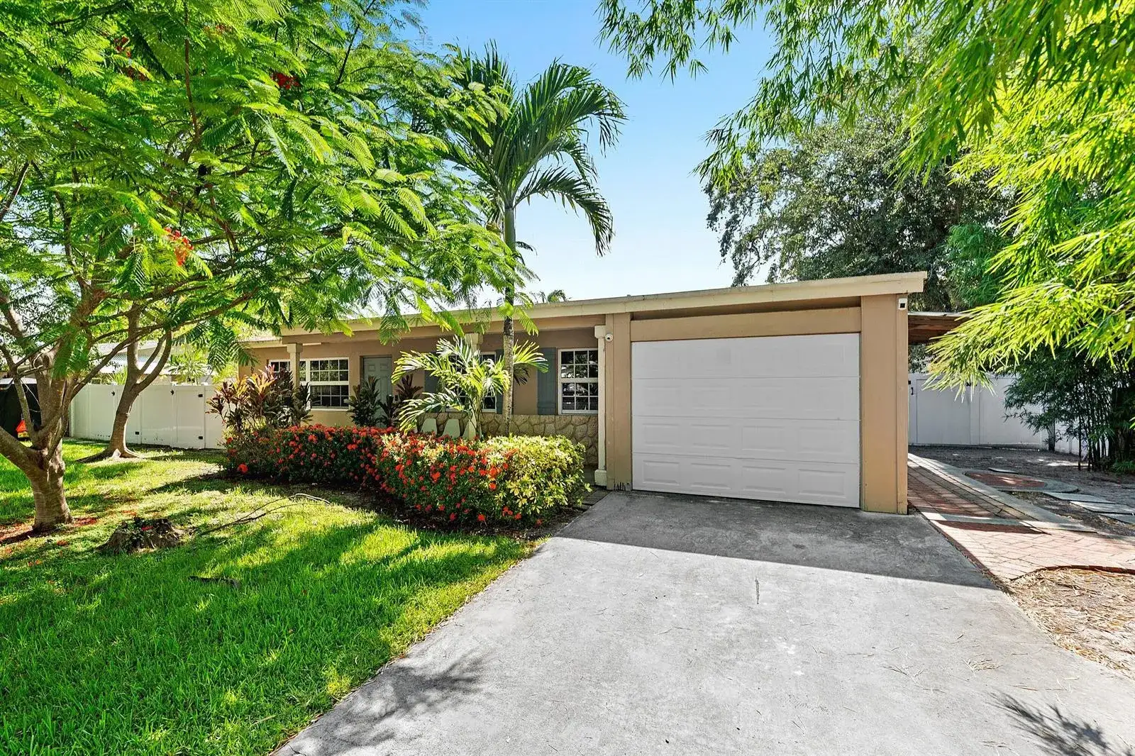 1638 NE 3rd Avenue, Delray Beach FL 33444 photo 3