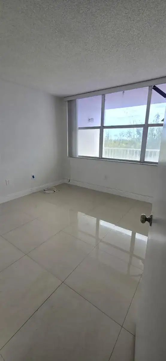 1300 NE Miami Gardens Drive, North Miami Beach FL 33179 photo 3