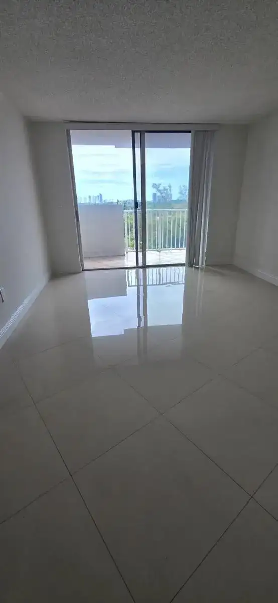 1300 NE Miami Gardens Drive, North Miami Beach FL 33179 photo 4