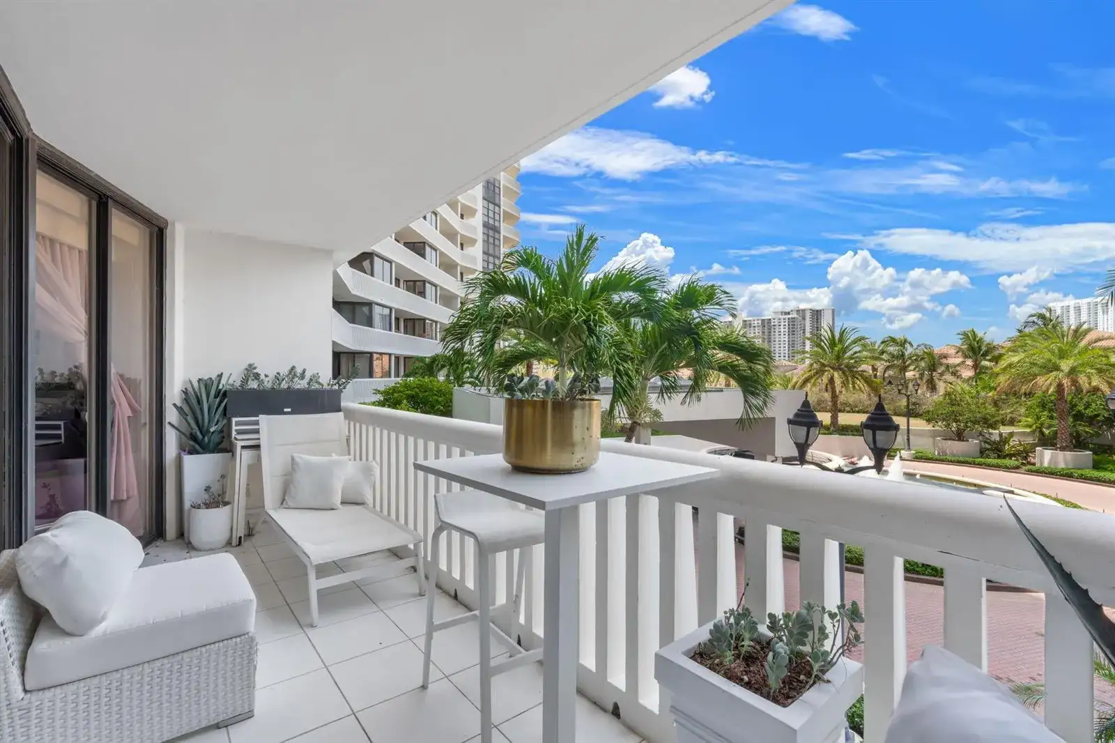 1000 Island Boulevard # 305, Aventura FL 33160 photo 2
