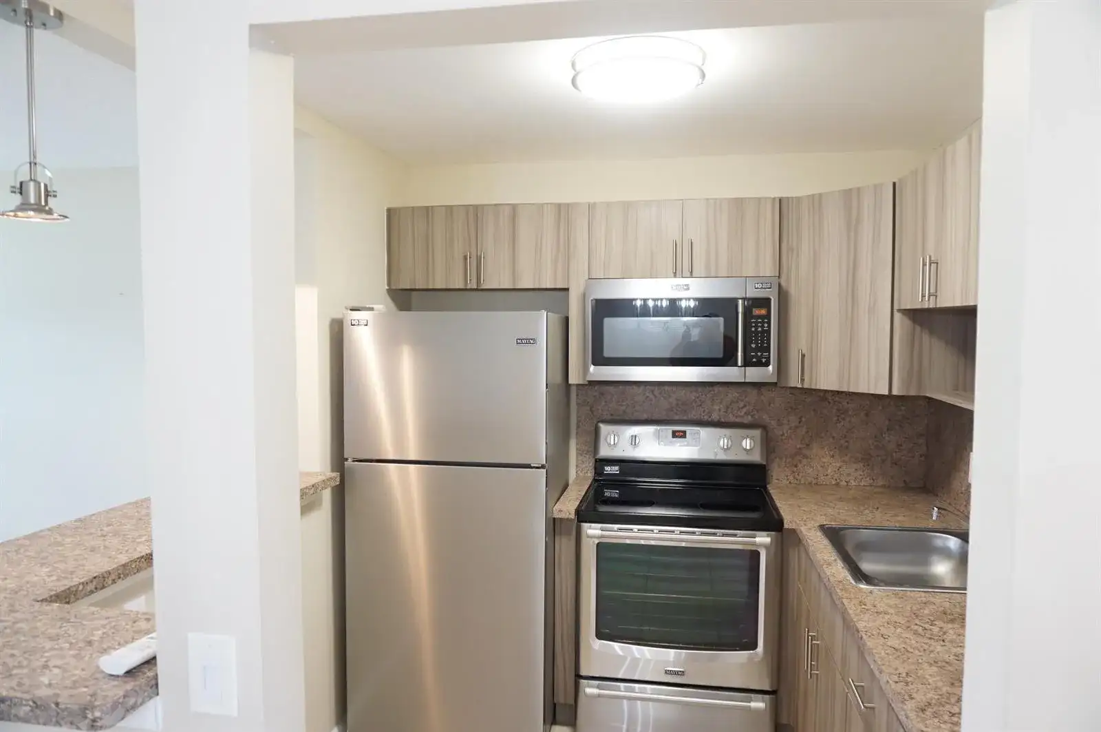 226 Sheffield J, West Palm Beach FL 33417 photo 2