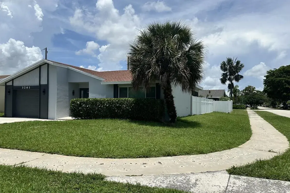 3261 SW 4th Street, Deerfield Beach FL 33442