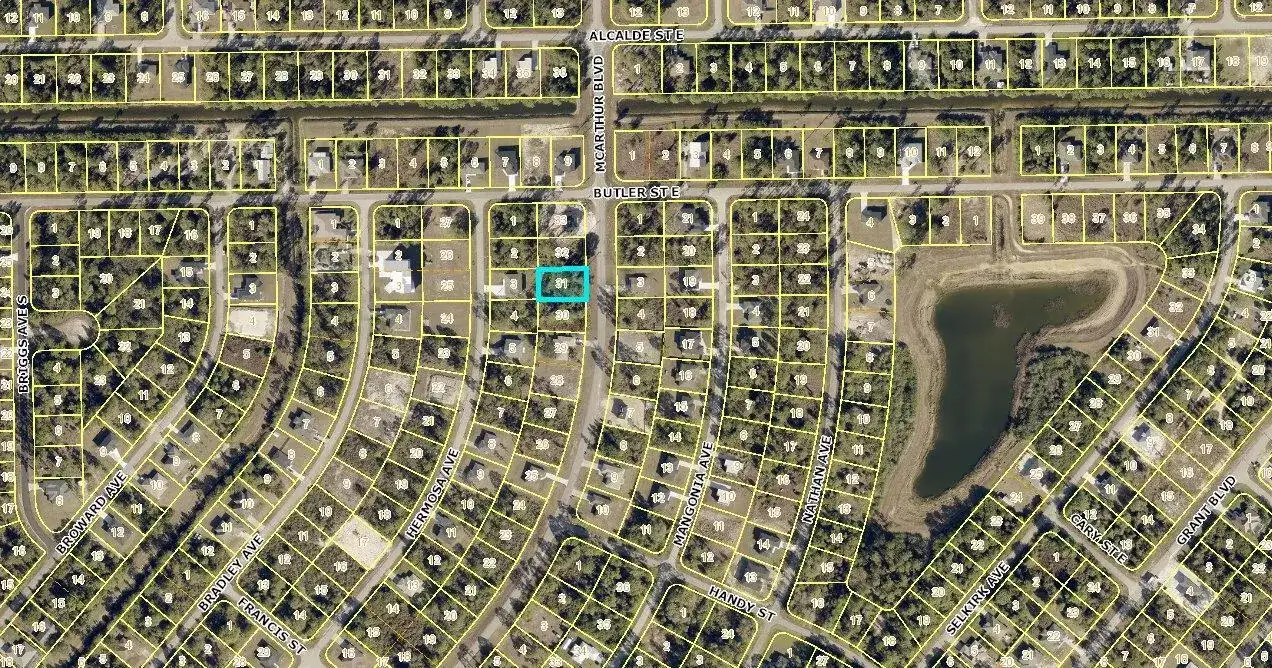 308 Mcarthur Boulevard, Lehigh Acres FL 33974 photo 2