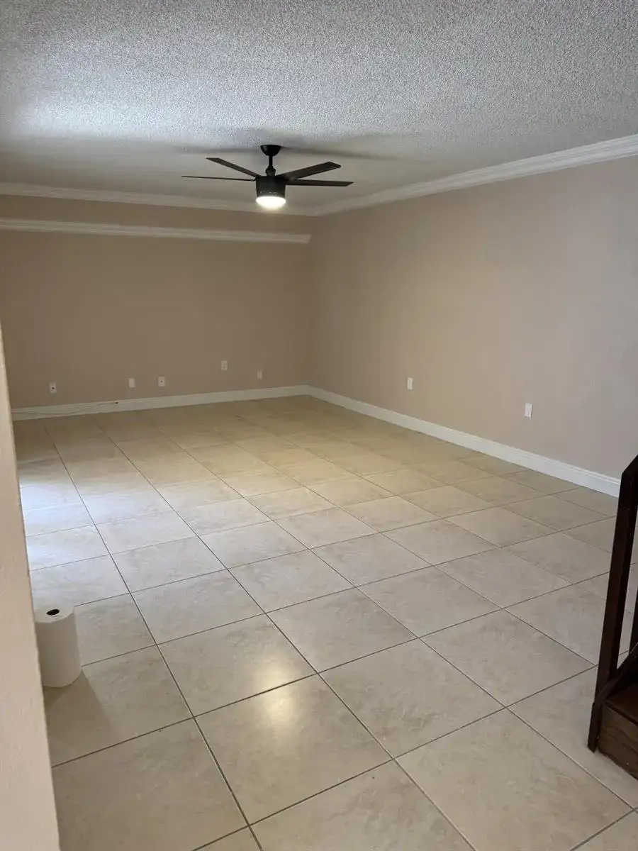 915 9th Way, West Palm Beach FL 33407 photo 5